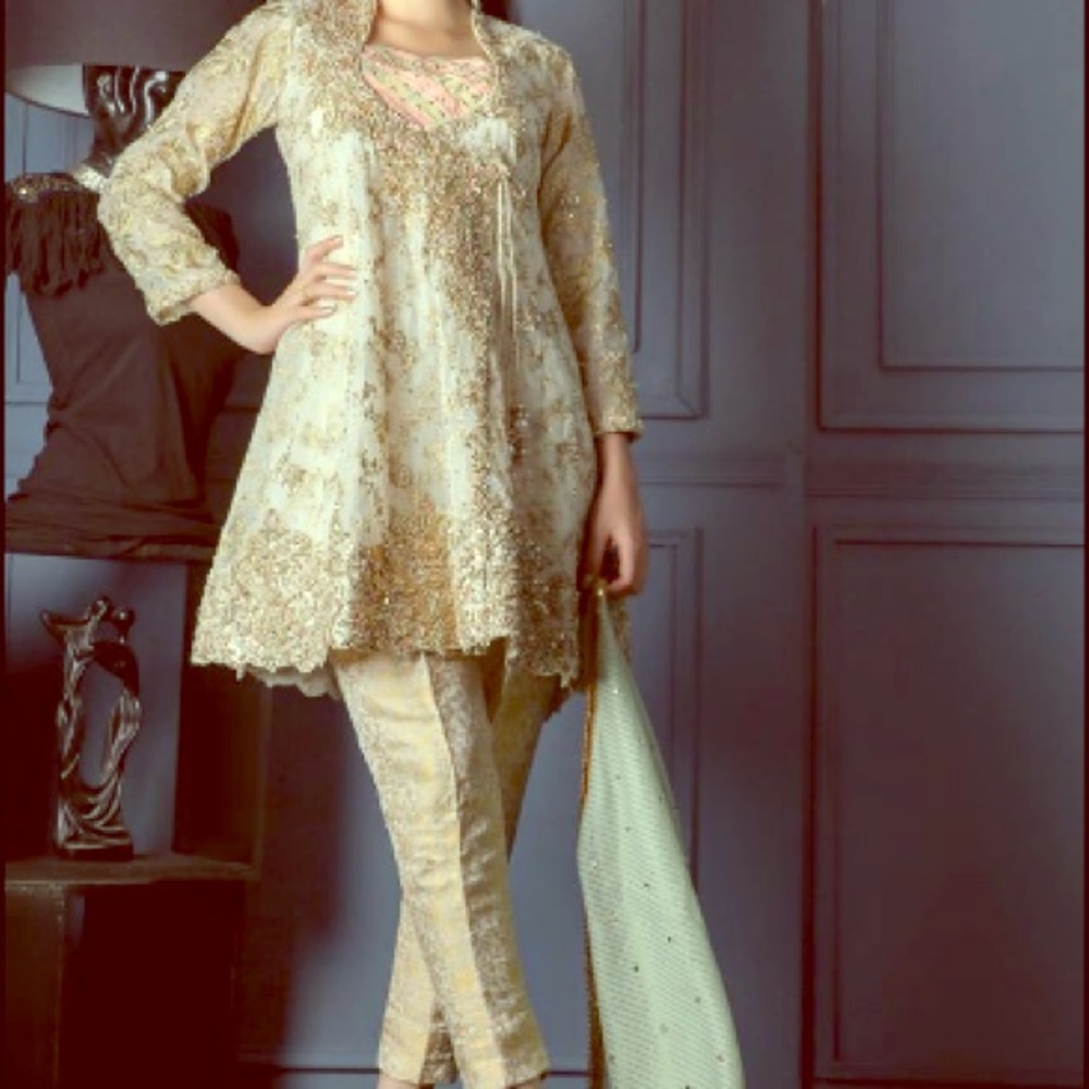 Designer Pakistani Clothing